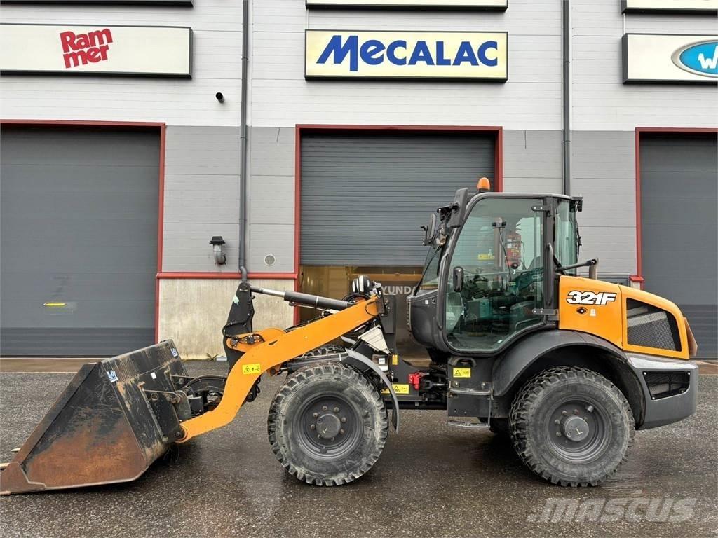 CASE 321f Pale gommate