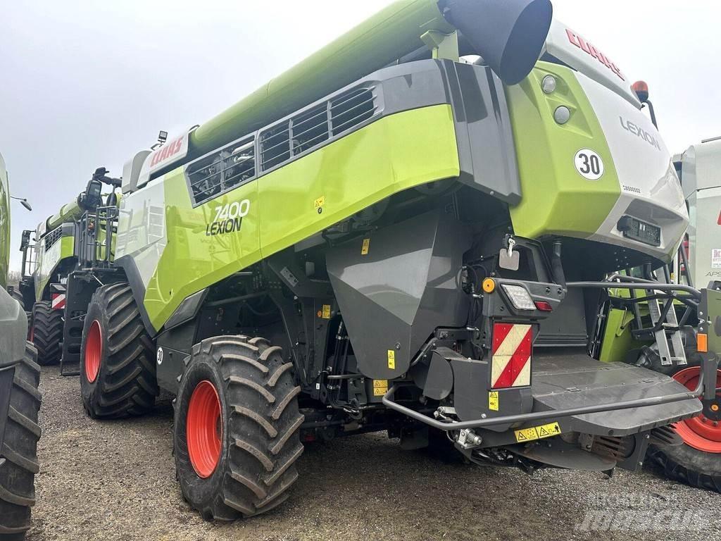 CLAAS 7400 Mietitrebbiatrici