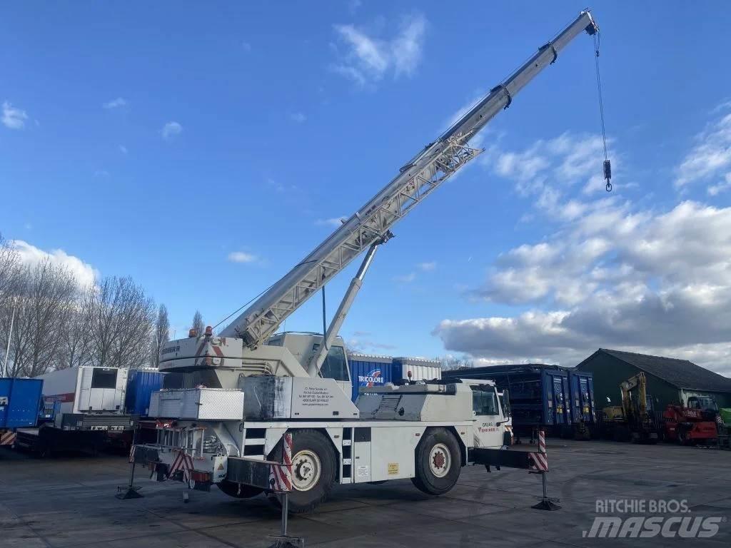 Liebherr LTM1030 Gru per tutti i terreni