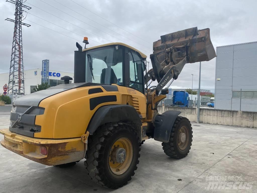 Volvo L45F Pale gommate
