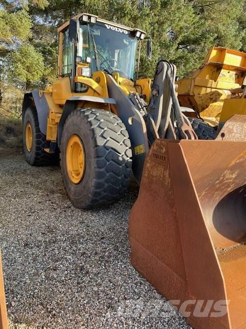 Volvo L120F Pale gommate