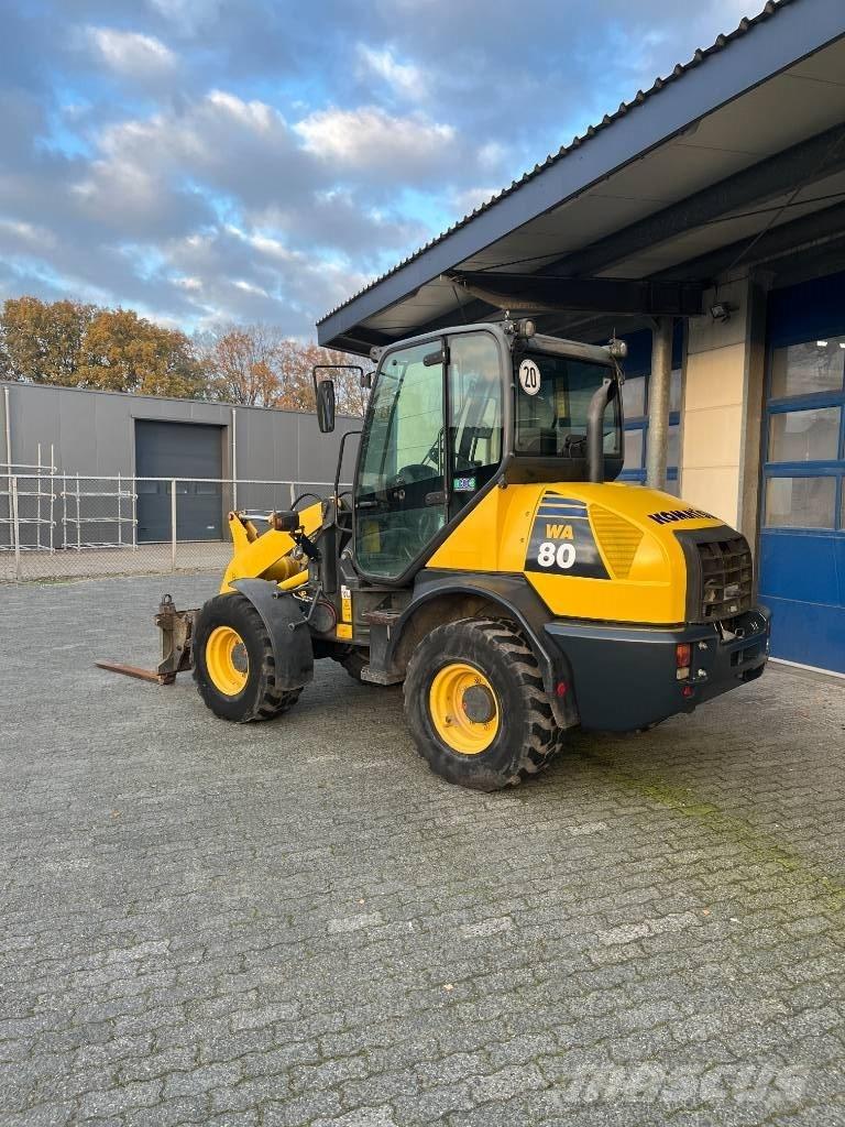 Komatsu WA 80-6 Pale gommate