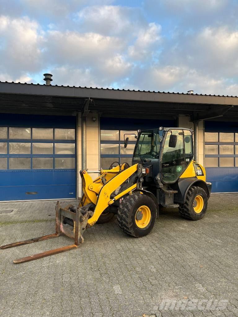 Komatsu WA 80-6 Pale gommate