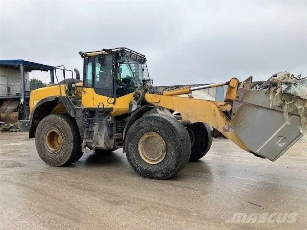 Komatsu WA 380--8E0 Pale gommate