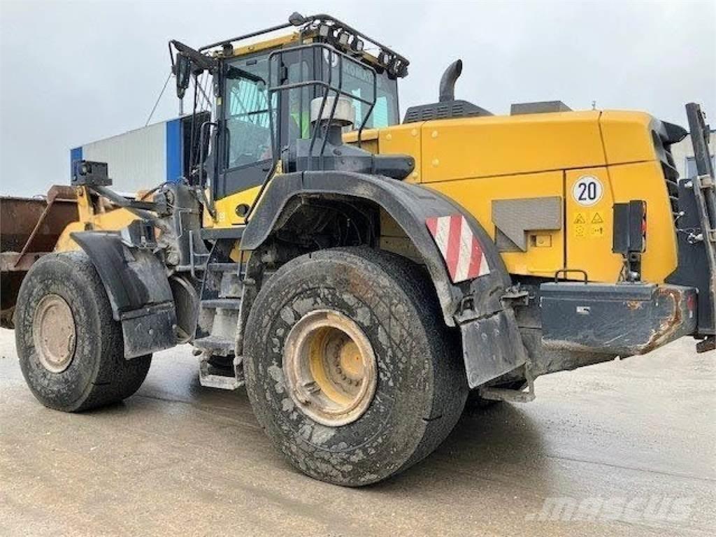 Komatsu WA 380--8E0 Pale gommate