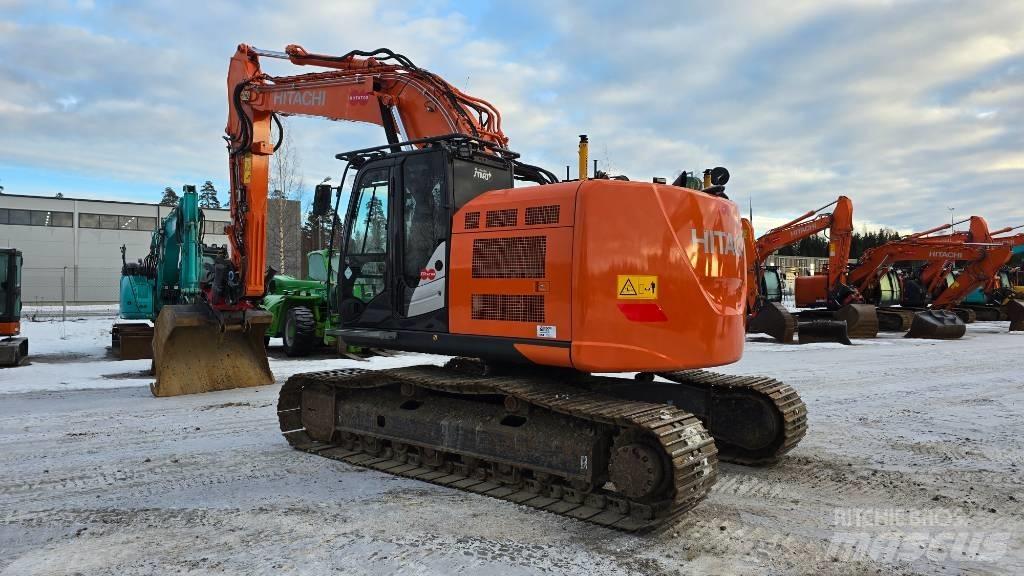 Hitachi ZX225USRLC-6 Escavatori cingolati