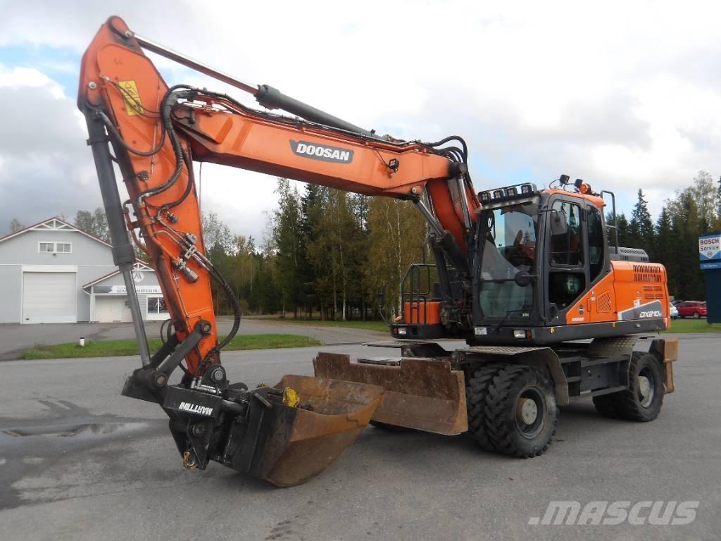 Doosan DX 210 WE Escavatori gommati