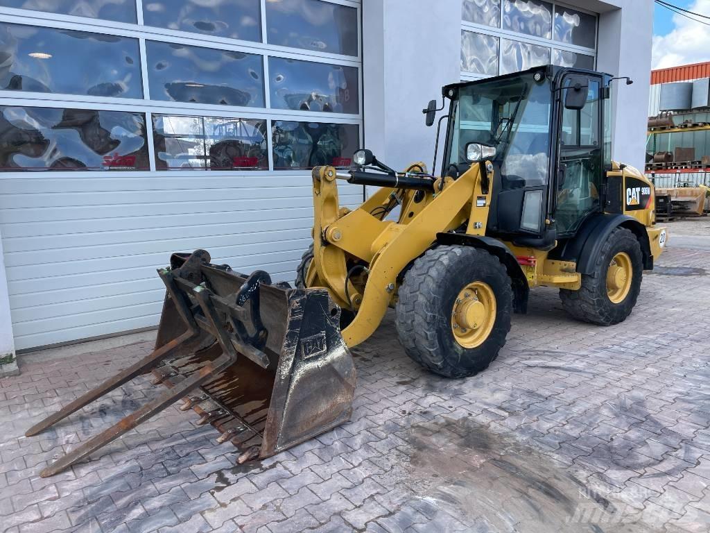 CAT 906 M Pale gommate