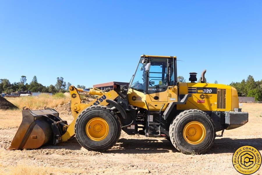 Komatsu WA 320-7 Pale gommate