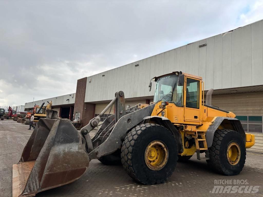 Volvo L 120 E Pale gommate