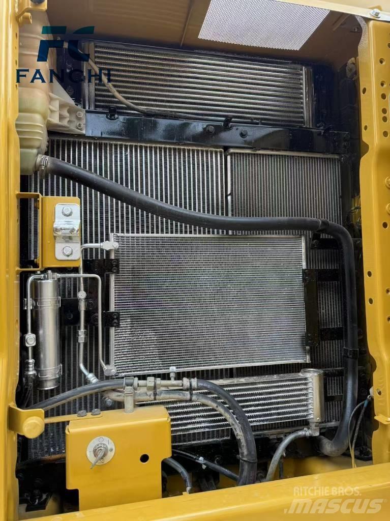 CAT 320 Escavatori cingolati
