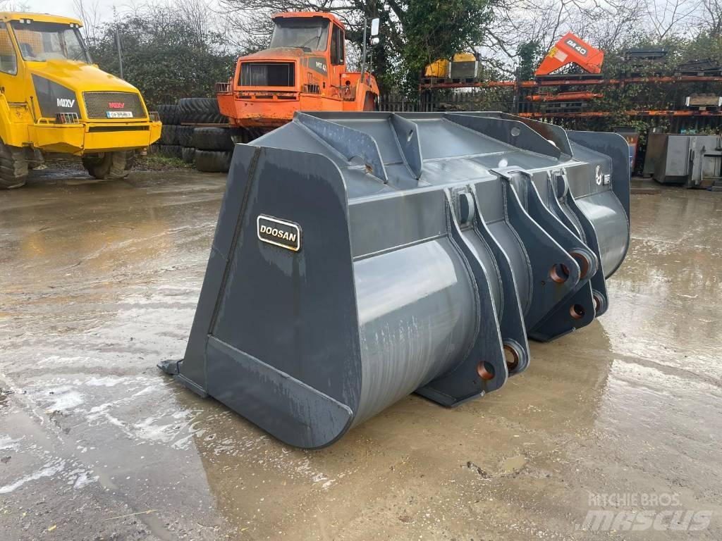 Doosan DL 420-3 Benne