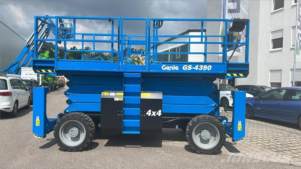 Genie GS-4390RT Piattaforme a pantografo