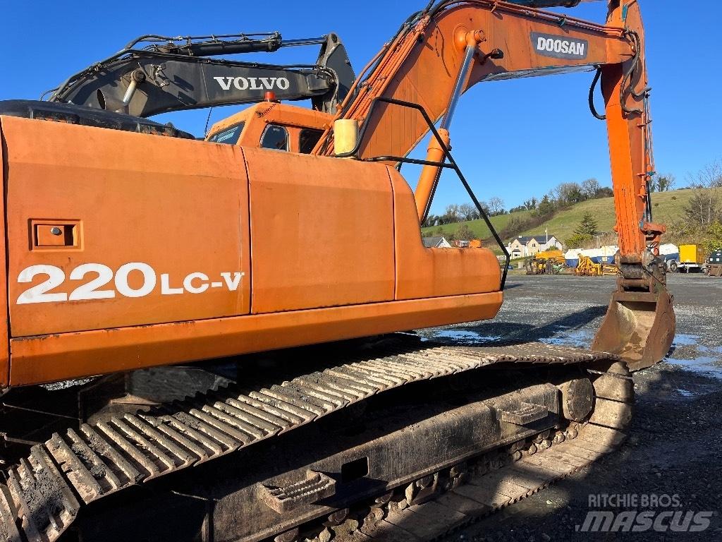 Doosan DX 220 Escavatori cingolati