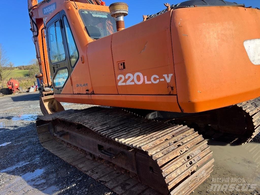 Doosan DX 220 Escavatori cingolati