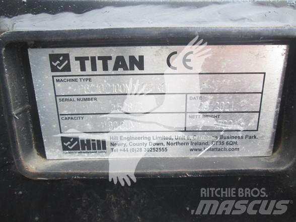 Titan CAT 320 Benne