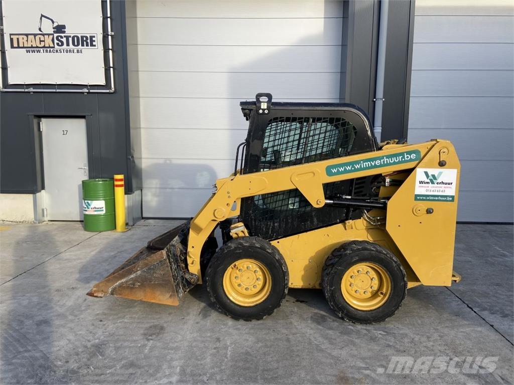 CAT 226 D3 (5867) Mini Pale Gommate