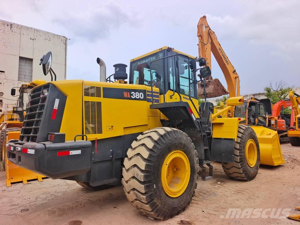 Komatsu WA 380-5 Pale gommate
