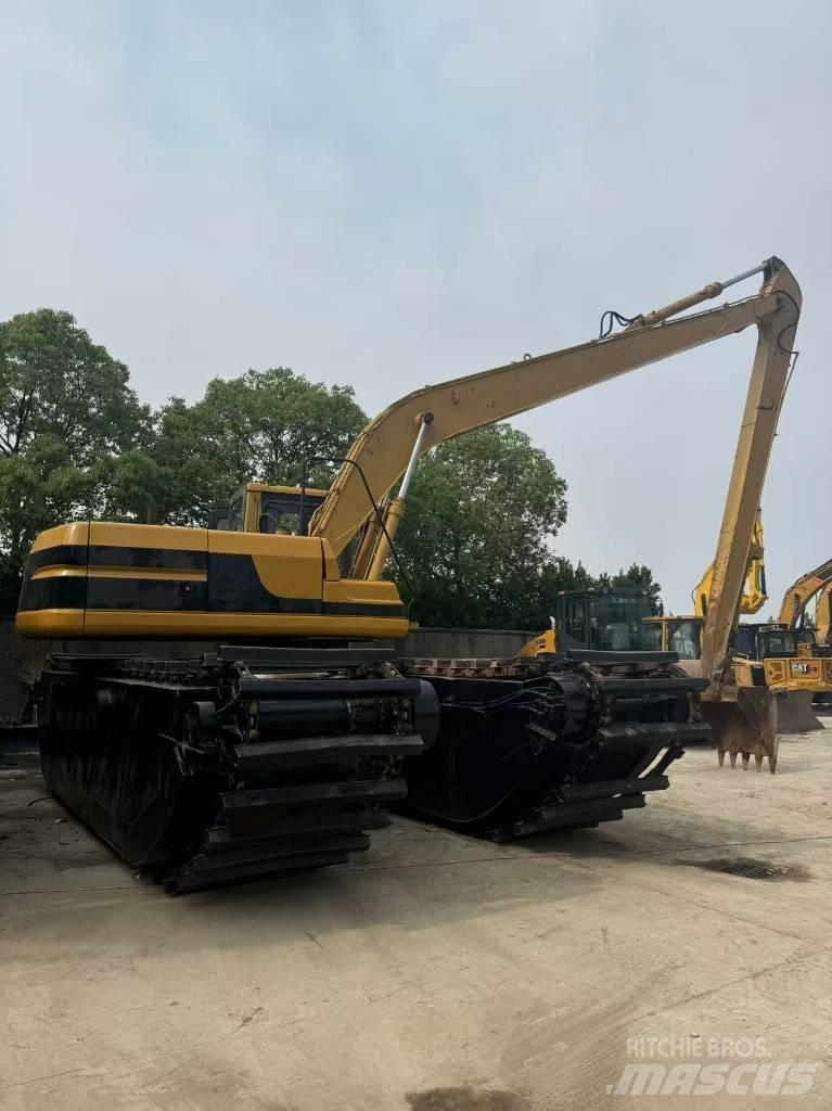 CAT 320B Escavatori anfibi