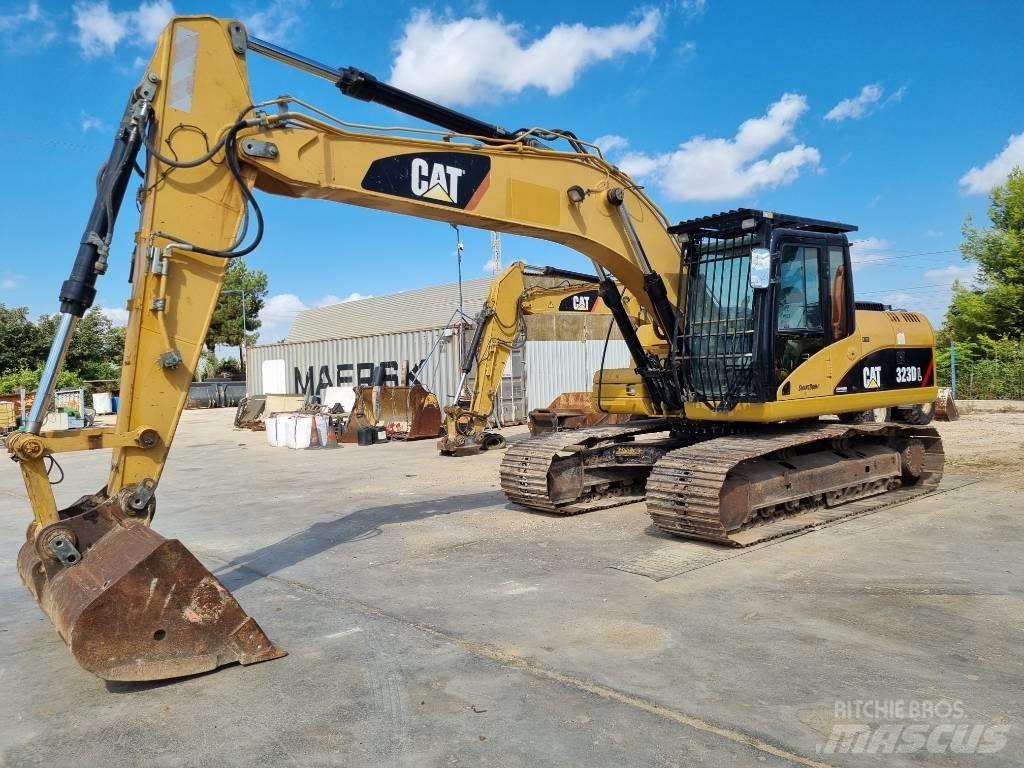 CAT 323 D L Escavatori cingolati