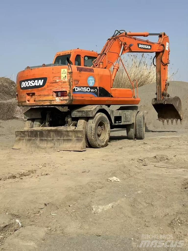 Doosan DH150 W-7 Escavatori gommati