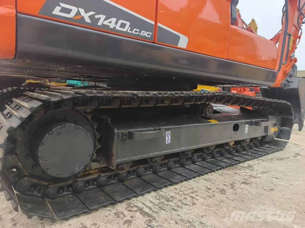 Doosan DX 140 Escavatori cingolati