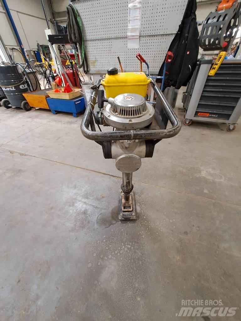 Wacker Neuson BS30 Vibrocostipatore verticale