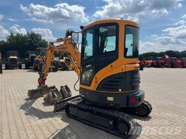 Hyundai R25Z-9 AK Miniescavatori