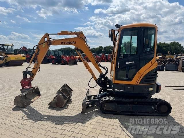 Hyundai R25Z-9 AK Miniescavatori
