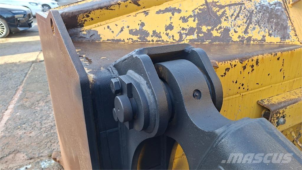 CAT D8T Costruzioni - Altro