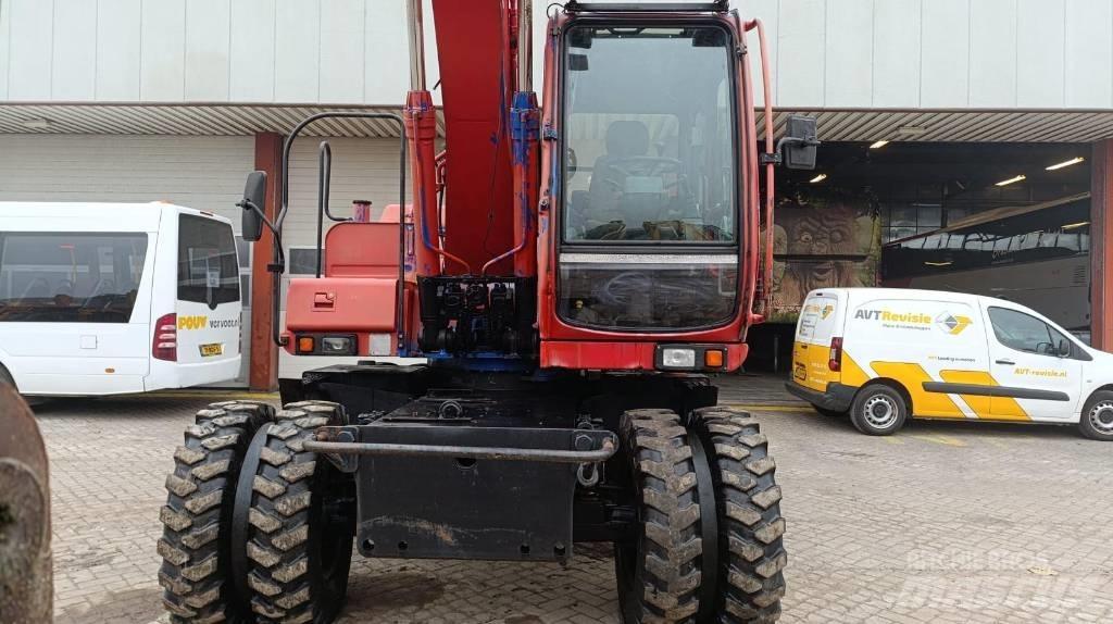 Fiat-Hitachi EX135W Escavatori gommati