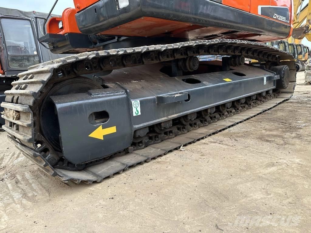 Doosan DX225LC-9C Escavatori cingolati