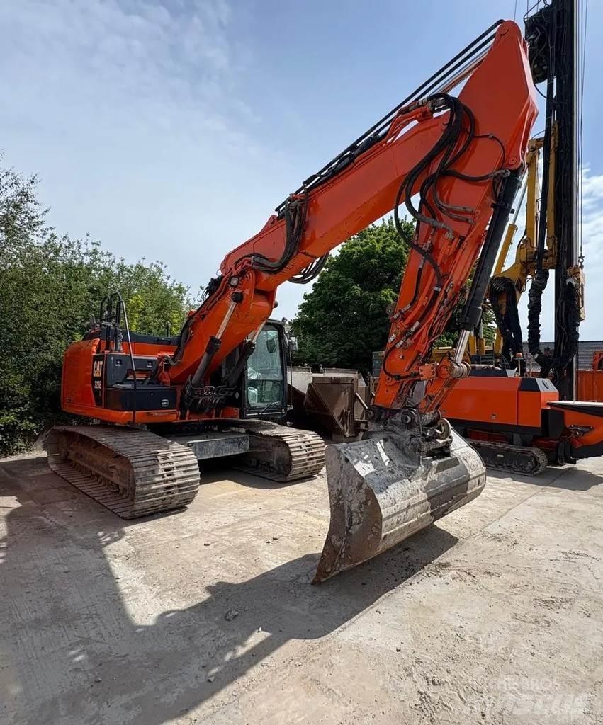 CAT 323E Escavatori cingolati