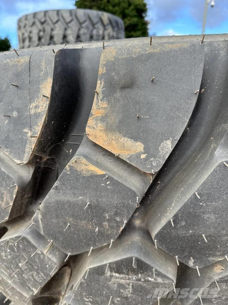  ROCK RADIAL 23.5R25 Pneumatici, ruote e cerchioni