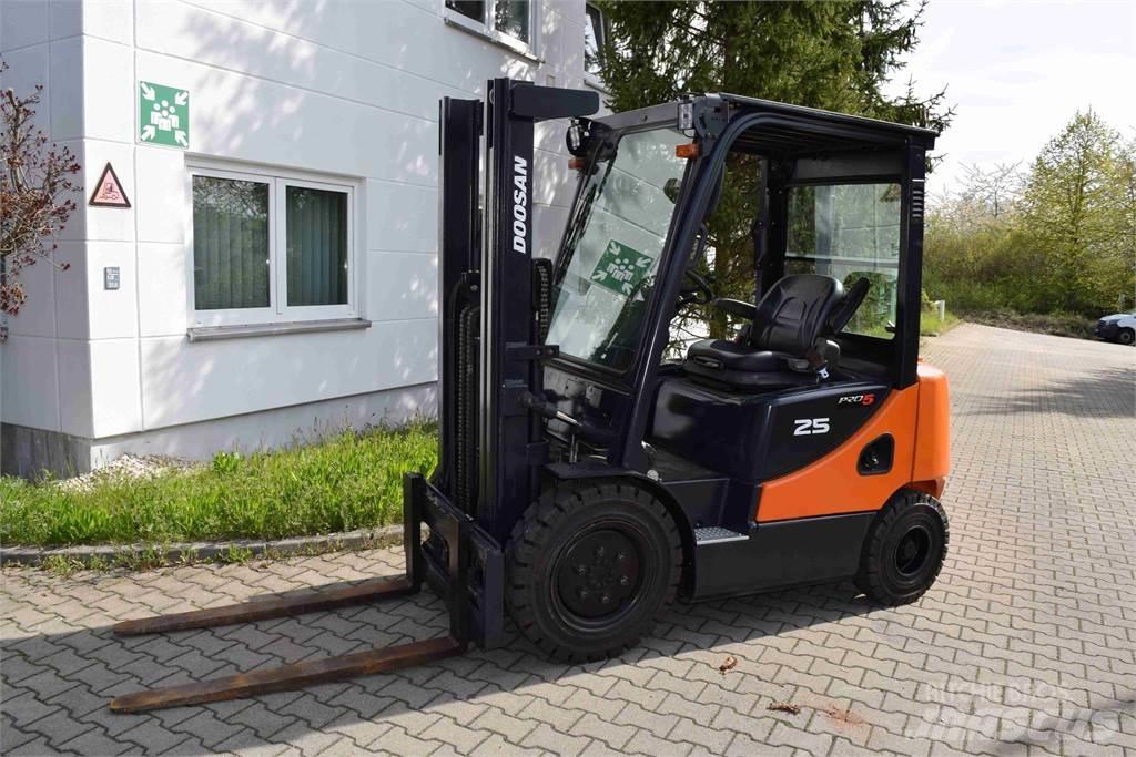 Doosan D 25 S-5 Carrelli elevatori diesel
