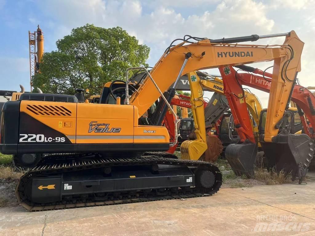Hyundai R220LC-9S Escavatori gommati