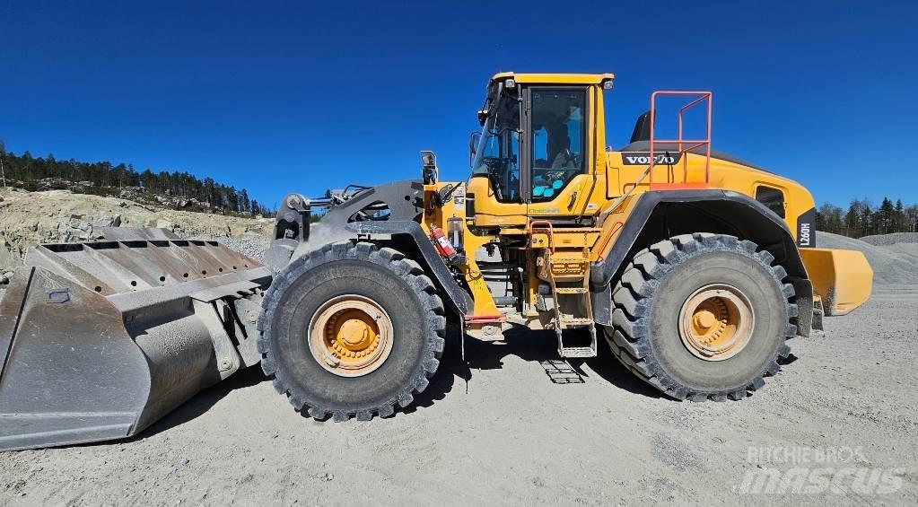Volvo L 260 H Pale gommate