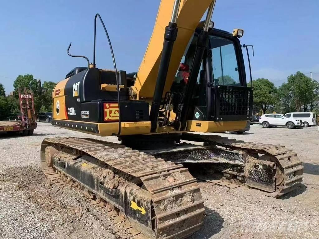 CAT 323D Escavatori cingolati