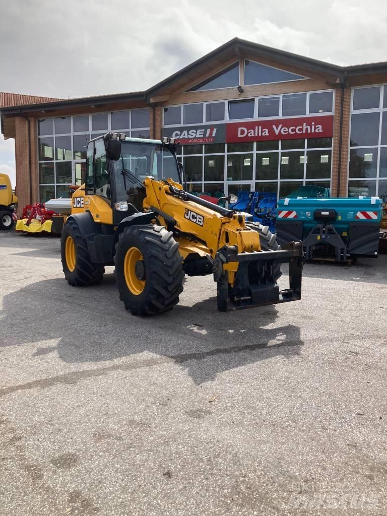 JCB TM 320 Sollevatori telescopici per agricoltura