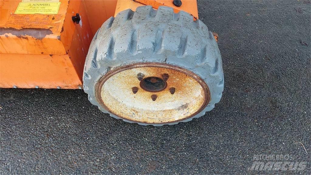UpRight AB38 Piattaforme a braccio articolato