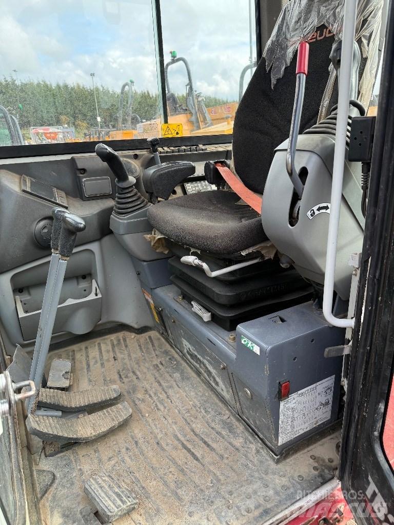 Takeuchi TB 230 Miniescavatori