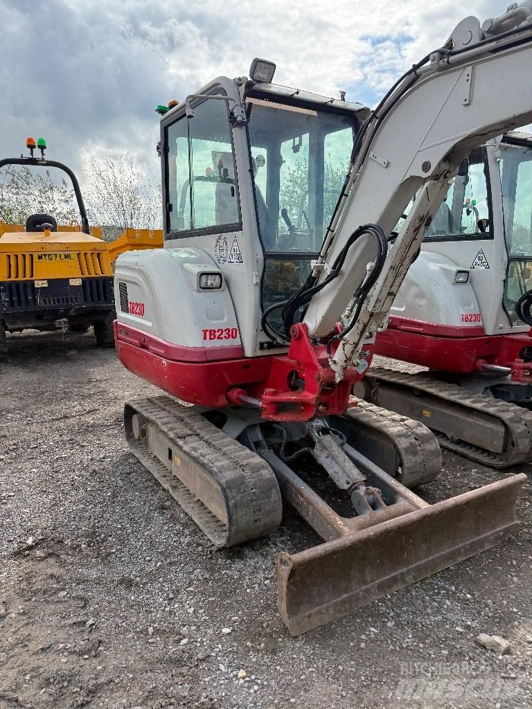 Takeuchi TB 230 Miniescavatori