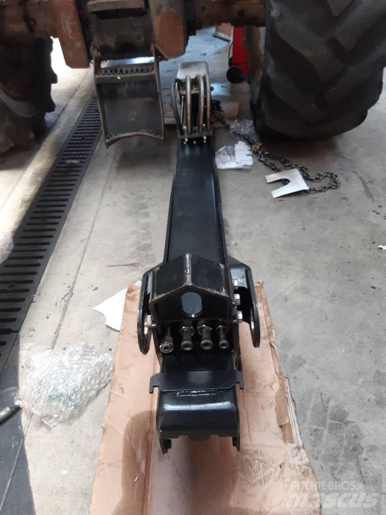 Komatsu 130F Gru per esbosco