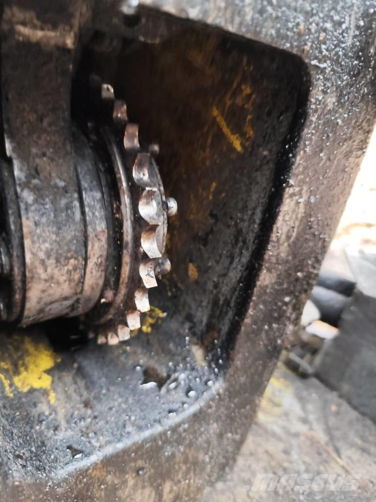 Timberjack 770 Abbattitrici, Disboscatrici