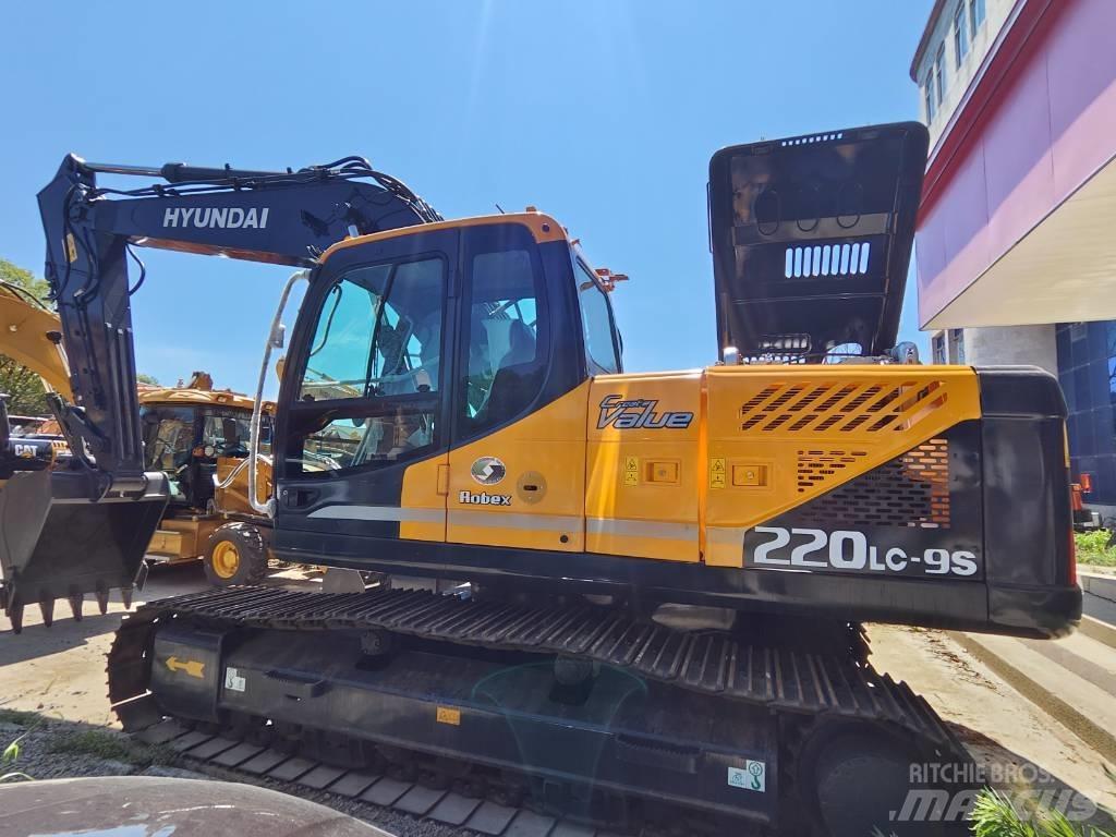 Hyundai Robex 220 LC Escavatori cingolati