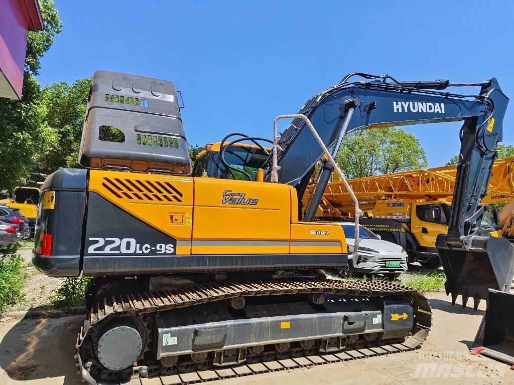 Hyundai Robex 220 LC Escavatori cingolati