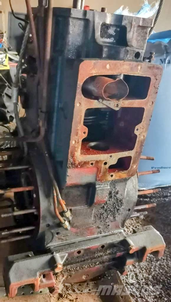 New Holland TM 120 Trattori