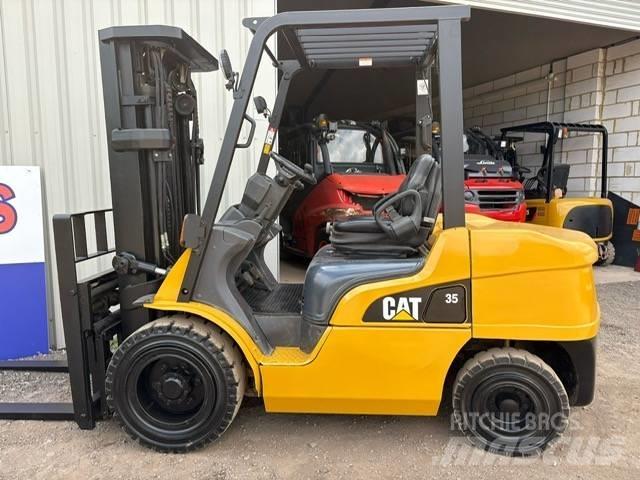 CAT DP 35 N Carrelli elevatori diesel