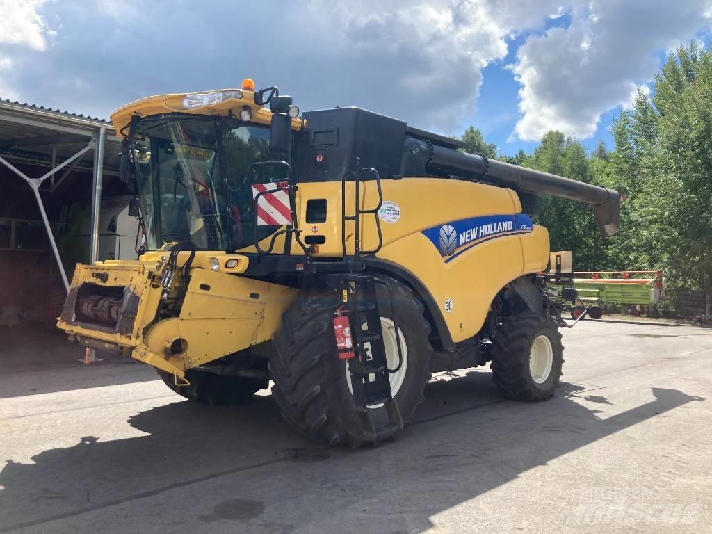 New Holland CR 9090 Mietitrebbiatrici