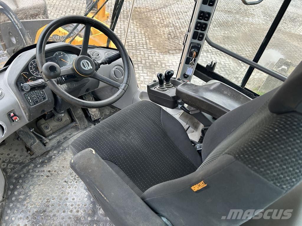 Volvo L150H Pale gommate